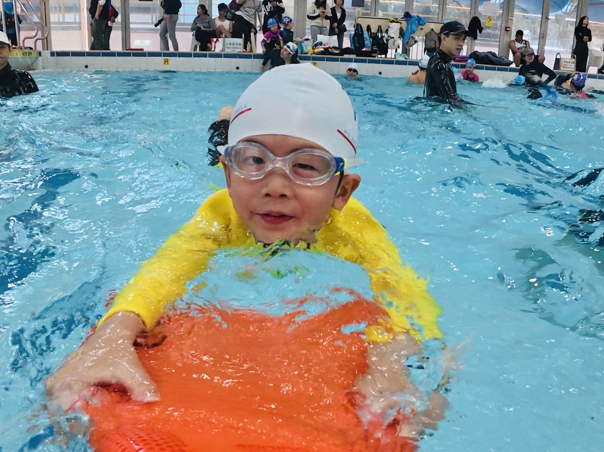 學游水多久可以游到25米？家長必讀進度指南